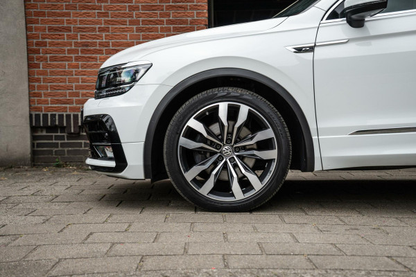 Volkswagen Tiguan 2.0 TSI 4Motion R-Line Pano / ACC / DAB
