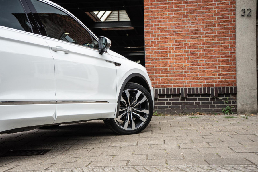 Volkswagen Tiguan 2.0 TSI 4Motion R-Line Pano / ACC / DAB