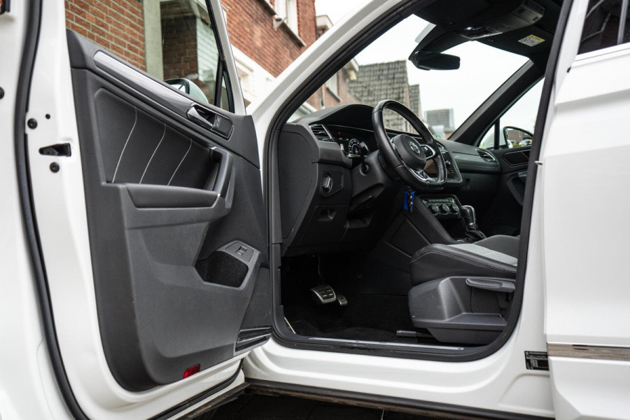 Volkswagen Tiguan 2.0 TSI 4Motion R-Line Pano / ACC / DAB
