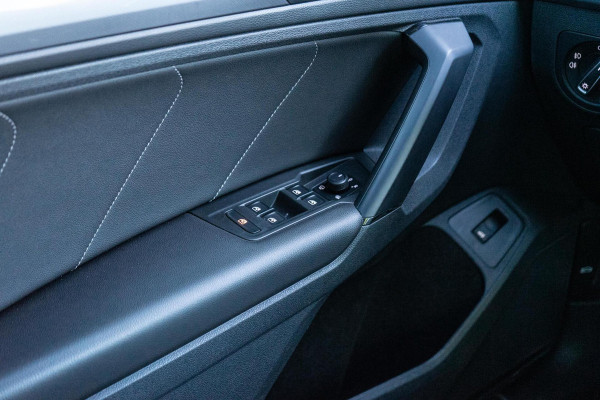 Volkswagen Tiguan 2.0 TSI 4Motion R-Line Pano / Camera / Trekhaak