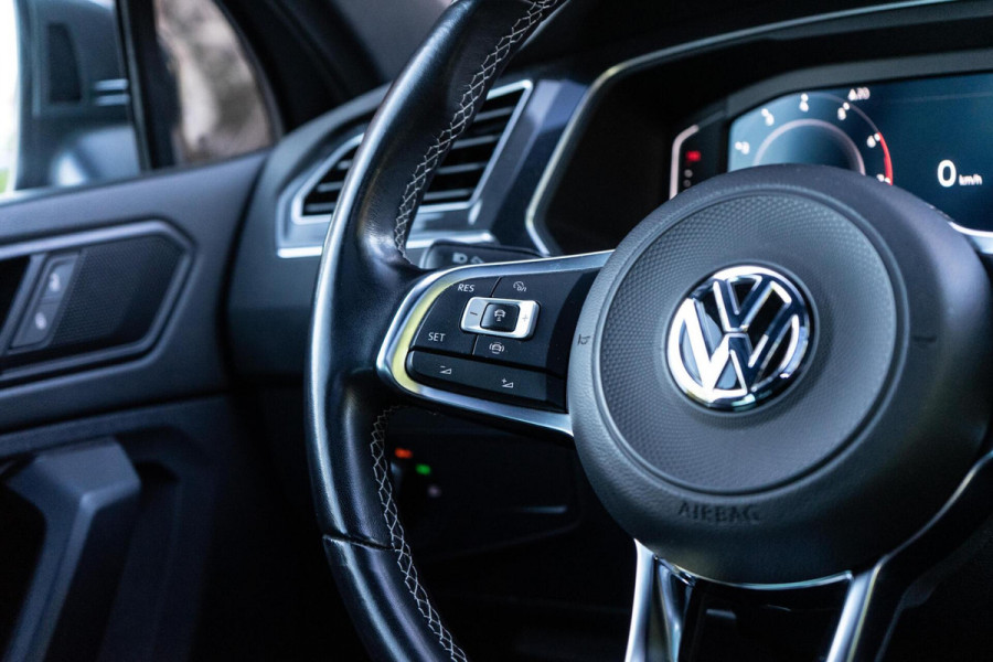 Volkswagen Tiguan 2.0 TSI 4Motion R-Line Pano / Camera / Trekhaak