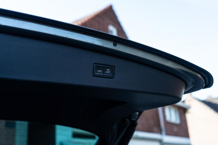 Volkswagen Tiguan 2.0 TSI 4Motion R-Line Pano / Camera / Trekhaak