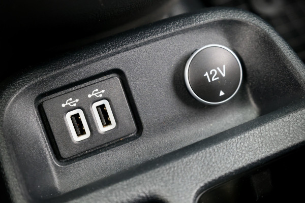 Ford Transit Connect 1.0 Ecoboost L2 | Marge | BTW / BPM Vrij | 3-Zitter | CarPlay | Camera | Navigatie | DAB | Trekhaak | Cruise control | Elek. ramen | Nieuwe APK | Dealer onderhouden