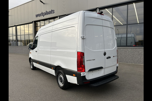 Mercedes-Benz Sprinter 317 CDI L2 H2 MBUX / 360 Camera / Navigatie / Parkeersensoren / Cruise control / Airco / 270 Graden achterdeuren