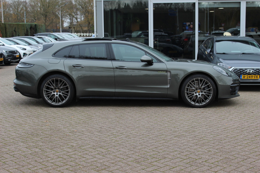 Porsche Panamera Sport Turismo 2.9 4 E-Hybrid Platinum Edition 61.598 km / Panoramadak / 360Camera / Head-up / Luchtvering / Matrix LED / Softclose / Bose / Keyless / 21'' / Sportuitlaat / Sportdesign+Chrono / Stuurverwarming / Stoelverwarming 4x /