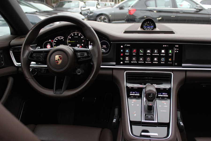 Porsche Panamera Sport Turismo 2.9 4 E-Hybrid Platinum Edition 61.598 km / Panoramadak / 360Camera / Head-up / Luchtvering / Matrix LED / Softclose / Bose / Keyless / 21'' / Sportuitlaat / Sportdesign+Chrono / Stuurverwarming / Stoelverwarming 4x /