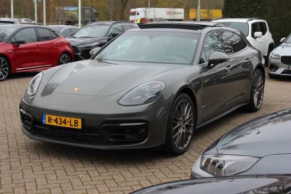 Porsche Panamera Sport Turismo 2.9 4 E-Hybrid Platinum Edition 61.598 km / Panoramadak / 360Camera / Head-up / Luchtvering / Matrix LED / Softclose / Bose / Keyless / 21'' / Sportuitlaat / Sportdesign+Chrono / Stuurverwarming / Stoelverwarming 4x /