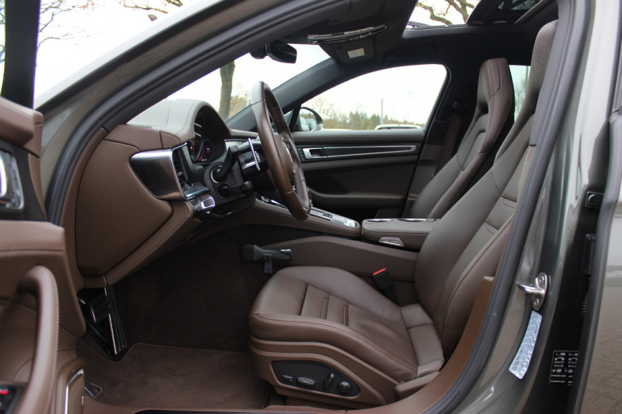 Porsche Panamera Sport Turismo 2.9 4 E-Hybrid Platinum Edition 61.598 km / Panoramadak / 360Camera / Head-up / Luchtvering / Matrix LED / Softclose / Bose / Keyless / 21'' / Sportuitlaat / Sportdesign+Chrono / Stuurverwarming / Stoelverwarming 4x /