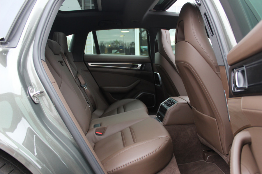 Porsche Panamera Sport Turismo 2.9 4 E-Hybrid Platinum Edition 61.598 km / Panoramadak / 360Camera / Head-up / Luchtvering / Matrix LED / Softclose / Bose / Keyless / 21'' / Sportuitlaat / Sportdesign+Chrono / Stuurverwarming / Stoelverwarming 4x /