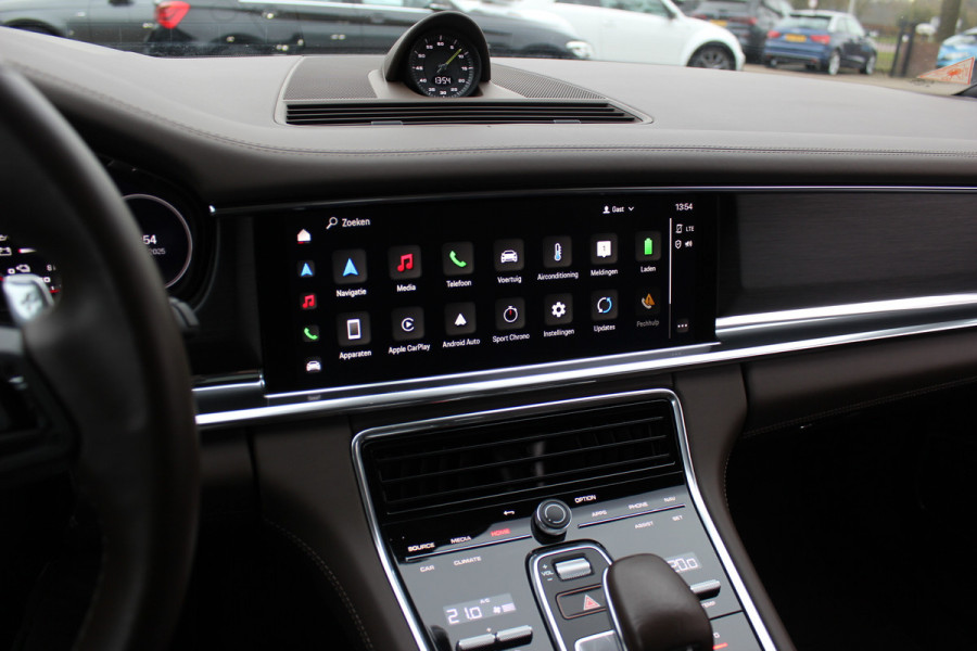 Porsche Panamera Sport Turismo 2.9 4 E-Hybrid Platinum Edition 61.598 km / Panoramadak / 360Camera / Head-up / Luchtvering / Matrix LED / Softclose / Bose / Keyless / 21'' / Sportuitlaat / Sportdesign+Chrono / Stuurverwarming / Stoelverwarming 4x /