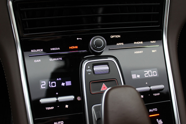 Porsche Panamera Sport Turismo 2.9 4 E-Hybrid Platinum Edition 61.598 km / Panoramadak / 360Camera / Head-up / Luchtvering / Matrix LED / Softclose / Bose / Keyless / 21'' / Sportuitlaat / Sportdesign+Chrono / Stuurverwarming / Stoelverwarming 4x /