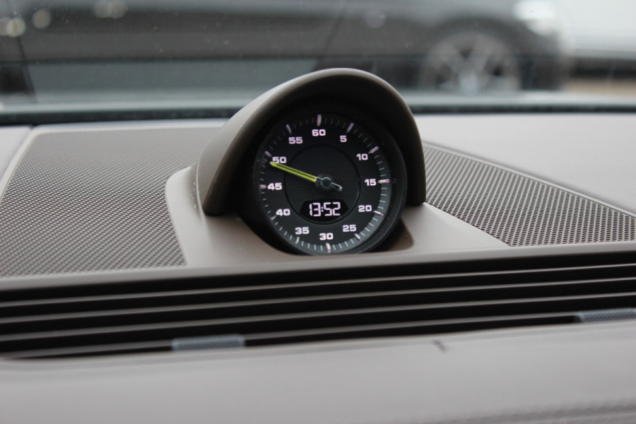 Porsche Panamera Sport Turismo 2.9 4 E-Hybrid Platinum Edition 61.598 km / Panoramadak / 360Camera / Head-up / Luchtvering / Matrix LED / Softclose / Bose / Keyless / 21'' / Sportuitlaat / Sportdesign+Chrono / Stuurverwarming / Stoelverwarming 4x /