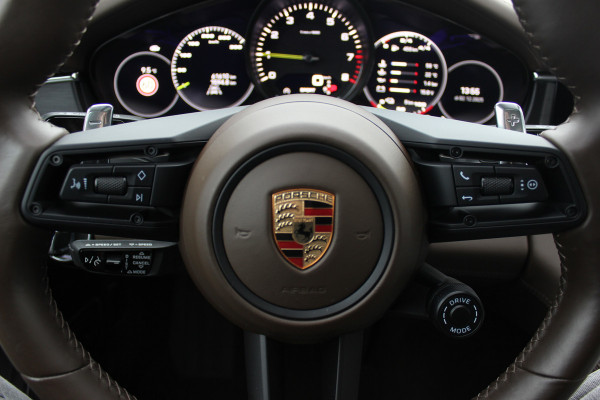 Porsche Panamera Sport Turismo 2.9 4 E-Hybrid Platinum Edition 61.598 km / Panoramadak / 360Camera / Head-up / Luchtvering / Matrix LED / Softclose / Bose / Keyless / 21'' / Sportuitlaat / Sportdesign+Chrono / Stuurverwarming / Stoelverwarming 4x /