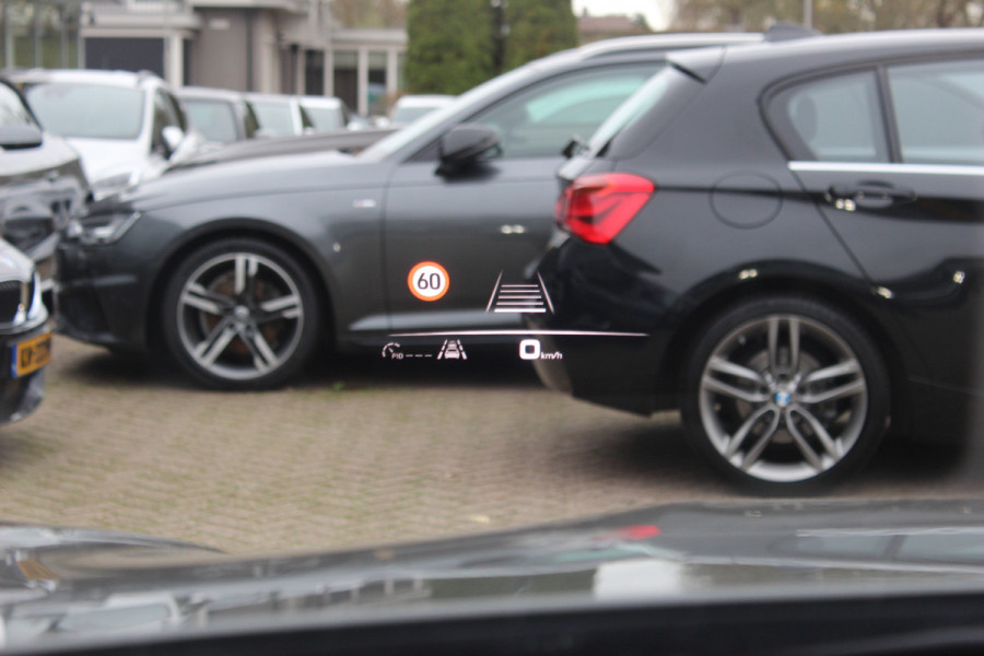 Porsche Panamera Sport Turismo 2.9 4 E-Hybrid Platinum Edition 61.598 km / Panoramadak / 360Camera / Head-up / Luchtvering / Matrix LED / Softclose / Bose / Keyless / 21'' / Sportuitlaat / Sportdesign+Chrono / Stuurverwarming / Stoelverwarming 4x /