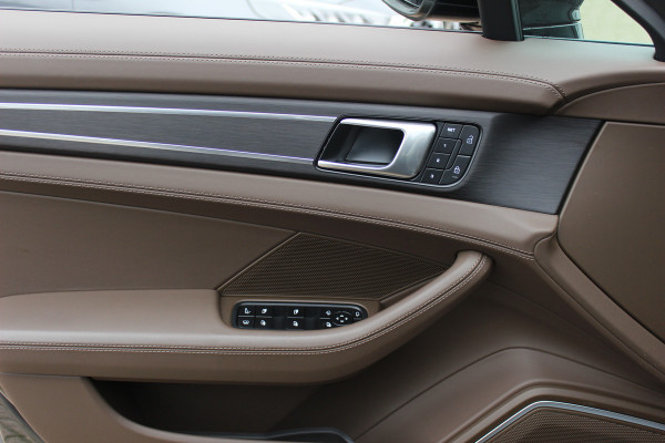 Porsche Panamera Sport Turismo 2.9 4 E-Hybrid Platinum Edition 61.598 km / Panoramadak / 360Camera / Head-up / Luchtvering / Matrix LED / Softclose / Bose / Keyless / 21'' / Sportuitlaat / Sportdesign+Chrono / Stuurverwarming / Stoelverwarming 4x /