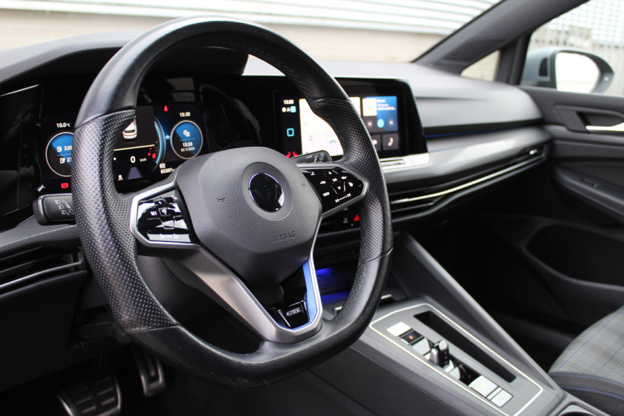 Volkswagen Golf 1.4 eHybrid GTE | Panoramadak | iQ Light | Elek. Trekhaak | Virtual Cockpit | HUD
