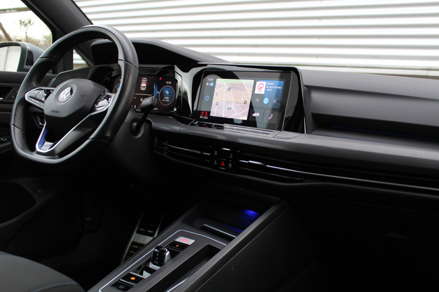 Volkswagen Golf 1.4 eHybrid GTE | Panoramadak | iQ Light | Elek. Trekhaak | Virtual Cockpit | HUD