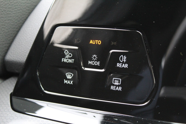 Volkswagen Golf 1.4 eHybrid GTE | Panoramadak | iQ Light | Elek. Trekhaak | Virtual Cockpit | HUD