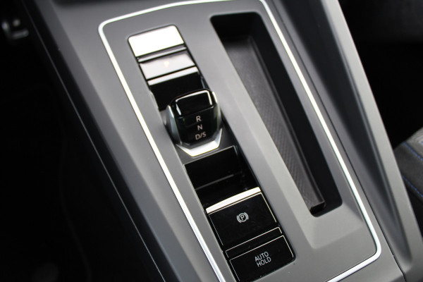 Volkswagen Golf 1.4 eHybrid GTE | Panoramadak | iQ Light | Elek. Trekhaak | Virtual Cockpit | HUD