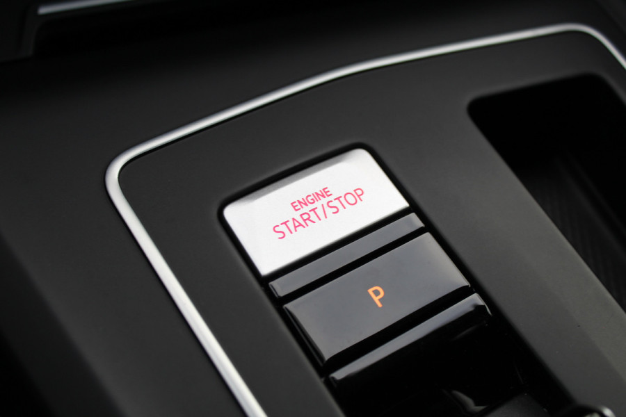 Volkswagen Golf 1.4 eHybrid GTE | Panoramadak | iQ Light | Elek. Trekhaak | Virtual Cockpit | HUD