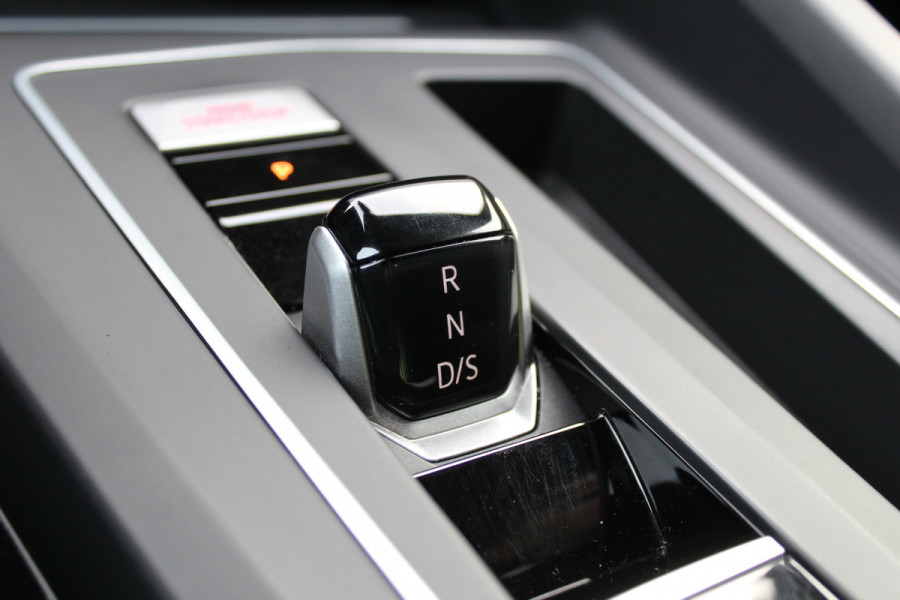 Volkswagen Golf 1.4 eHybrid GTE | Panoramadak | iQ Light | Elek. Trekhaak | Virtual Cockpit | HUD