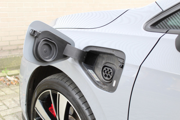 Volkswagen Golf 1.4 eHybrid GTE | Panoramadak | iQ Light | Elek. Trekhaak | Virtual Cockpit | HUD