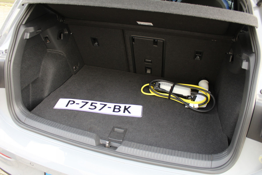 Volkswagen Golf 1.4 eHybrid GTE | Panoramadak | iQ Light | Elek. Trekhaak | Virtual Cockpit | HUD