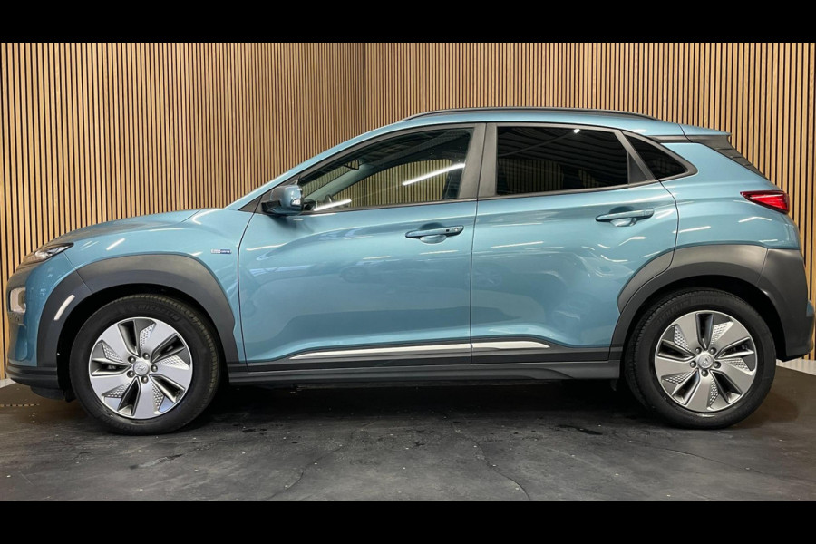 Hyundai Kona EV Premium 64 kWh|GROTE ACCU|FACELIFT|3-FASE|HUD|LEDER|ACC|KRELL|STUURVERW|STOELVERW V+A|STOELVEN|CAMERA|CARPLAY||NAP