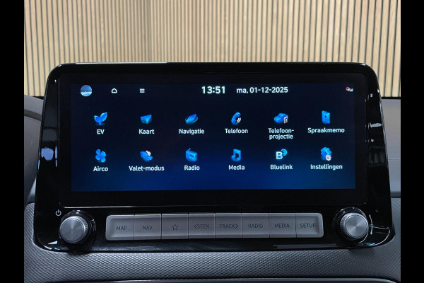 Hyundai Kona EV Premium 64 kWh|GROTE ACCU|FACELIFT|3-FASE|HUD|LEDER|ACC|KRELL|STUURVERW|STOELVERW V+A|STOELVEN|CAMERA|CARPLAY||NAP