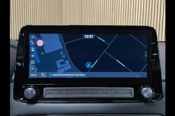 Hyundai Kona EV Premium 64 kWh|GROTE ACCU|FACELIFT|3-FASE|HUD|LEDER|ACC|KRELL|STUURVERW|STOELVERW V+A|STOELVEN|CAMERA|CARPLAY||NAP