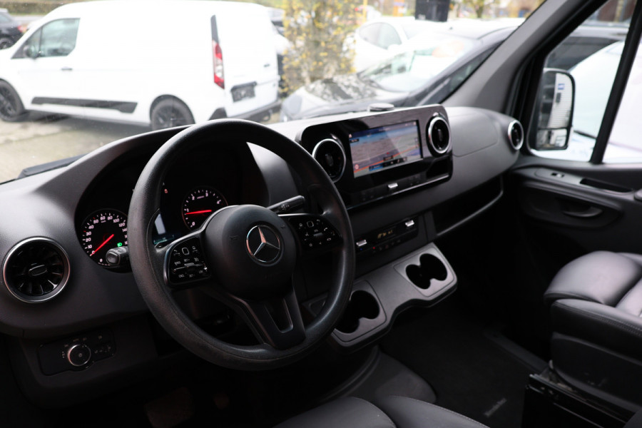 Mercedes-Benz Sprinter 314 2.2 CDI L2H2 | MBUX | Navigatie | CarPlay | Camera | Blind Spot | Climate control | PDC V+A | Sidebars | Lichtmetalen velgen | Nieuwe APK | NAP Logisch