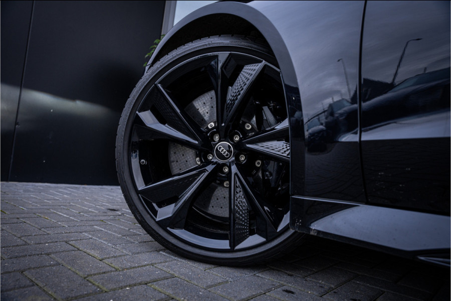 Audi RS7 Sportback 4.0 TFSI quattro - Keramisch | Panorama | B&O | Stoelkoeling | Memory | 360 Camera