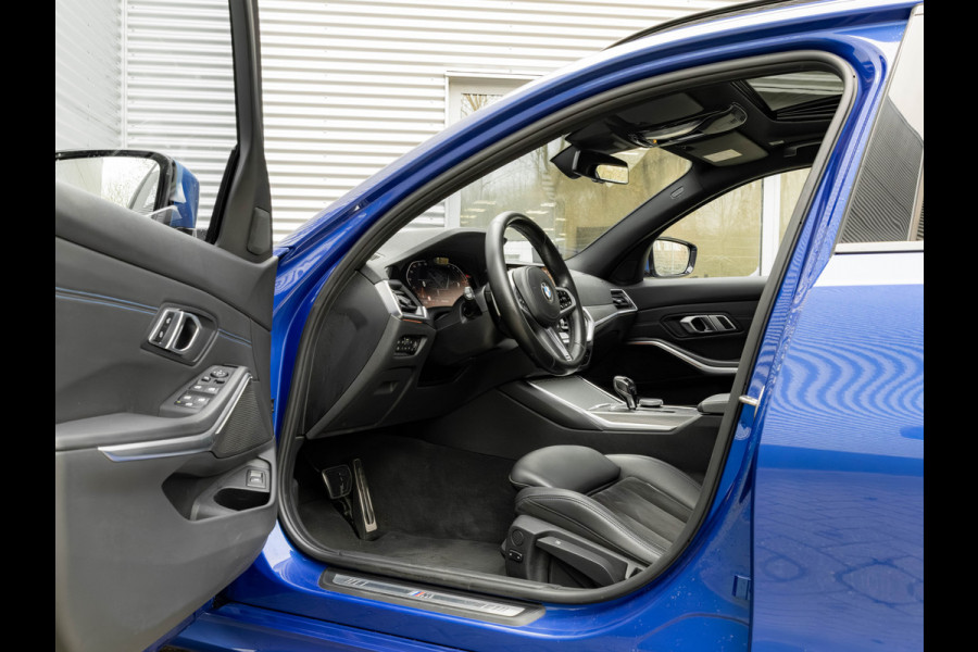 BMW 3 Serie Touring 330i M-Sport - Pano - Driving Assistant Prof - DAB - Hifi