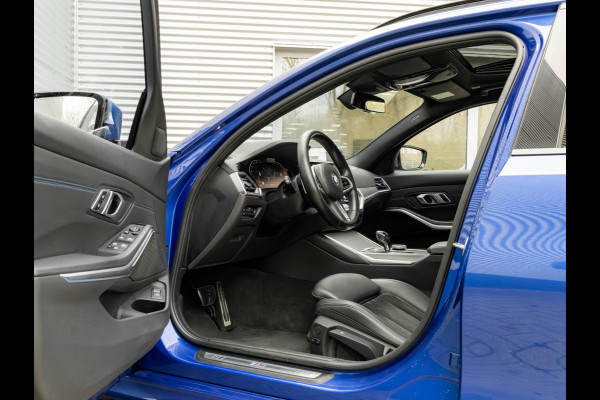 BMW 3 Serie Touring 330i M-Sport - Pano - Driving Assistant Prof - DAB - Hifi