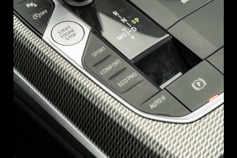 BMW 3 Serie Touring 330i M-Sport - Pano - Driving Assistant Prof - DAB - Hifi