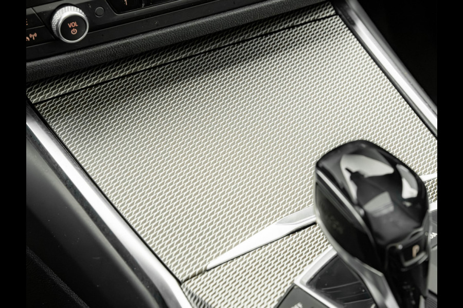 BMW 3 Serie Touring 330i M-Sport - Pano - Driving Assistant Prof - DAB - Hifi