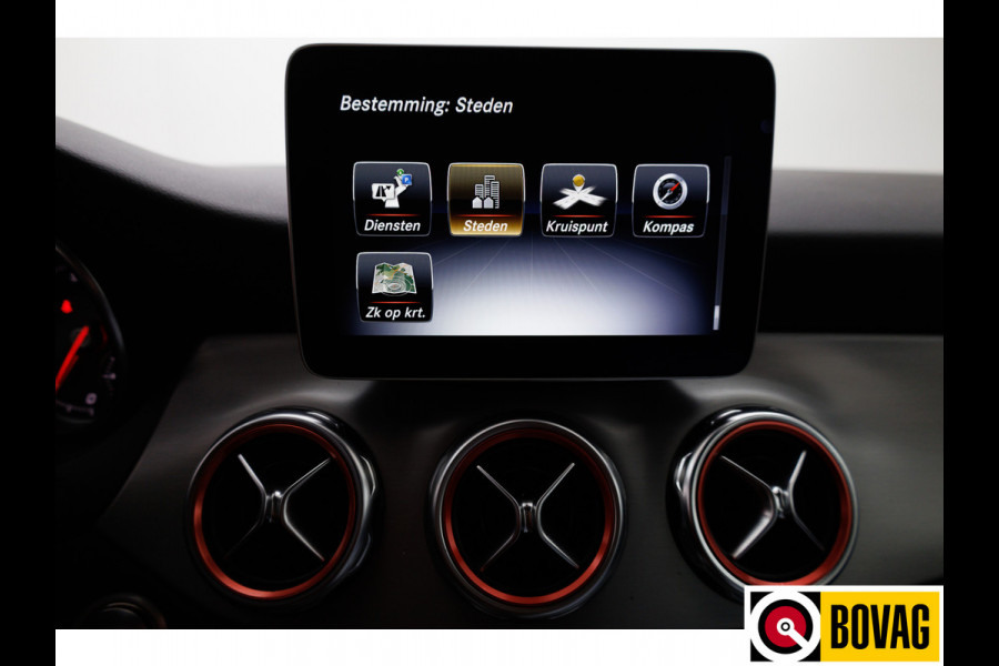 Mercedes-Benz GLA 180 Buss.Sol. AMG Automaat | Trekhaak | Led | Stoelverw. | Navigatie | Climate control | All season banden, Keyless entry/start, Electrische achterklep