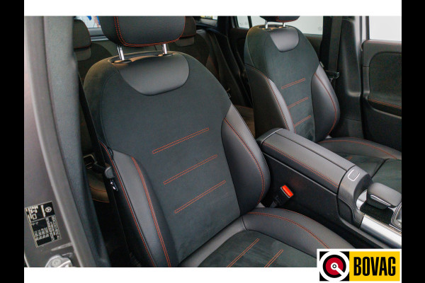 Mercedes-Benz GLA 250 e AMG Line automaat | Panoramadak | Wegklapbare Trekhaak | Adaptive Cruise Elektrische achterklep, Stoelverwarming, Camera, Sfeerverlichting, Navigatie