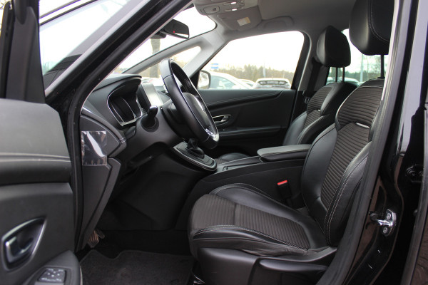 Renault Scénic 1.3 TCe Intens / Camera / Head-up / Navigatie / Half leder / 20'' / Dodehoek / DAB / Cruise Control