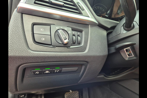 BMW 3 Serie Touring 330i M Sport X-Drive CarPlay Dig. Teller 6wb Line assist Dode Hoek ACC NAP NL Stuurverwarm 100% dealer onderho