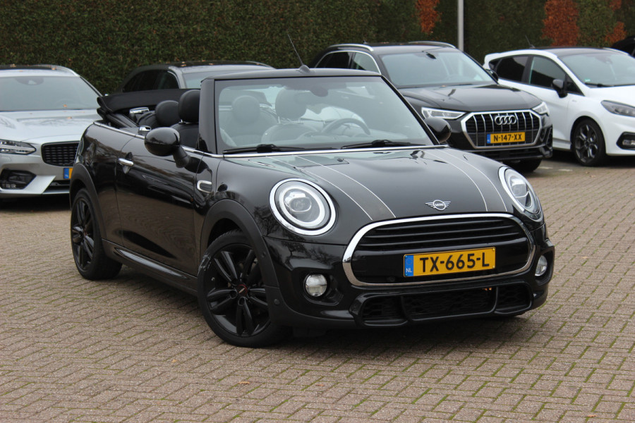 MINI Cabrio 1.5 Cooper / JCW Package / Leder / CarPlay / 18'' / Keyless / Navigatie / Stoelverwarming / Windscherm / Cruise Control