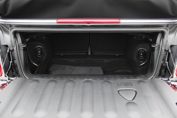 MINI Cabrio 1.5 Cooper / JCW Package / Leder / CarPlay / 18'' / Keyless / Navigatie / Stoelverwarming / Windscherm / Cruise Control