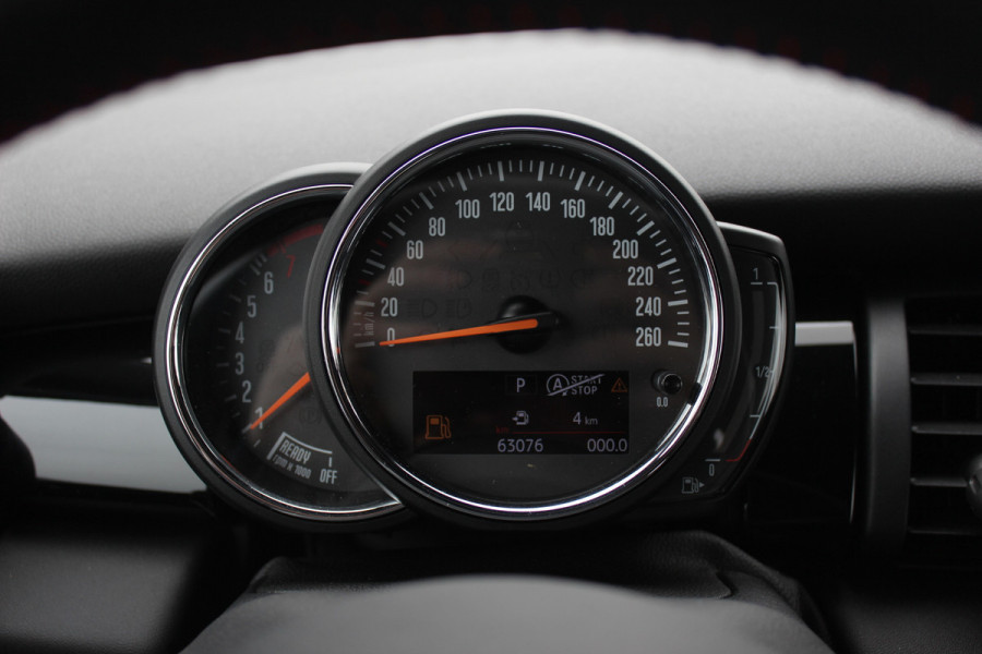 MINI Cabrio 1.5 Cooper / JCW Package / Leder / CarPlay / 18'' / Keyless / Navigatie / Stoelverwarming / Windscherm / Cruise Control