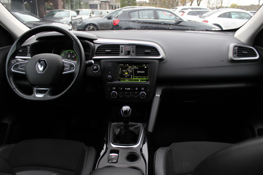 Renault Kadjar 1.2 TCe Intens / Trekhaak / Navigatie / Parkeerhulp V+A / Cruise Control / DAB / Keyless entry / 17'' / Stoelverwarming