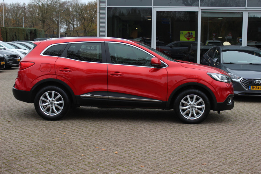 Renault Kadjar 1.2 TCe Intens / Trekhaak / Navigatie / Parkeerhulp V+A / Cruise Control / DAB / Keyless entry / 17'' / Stoelverwarming