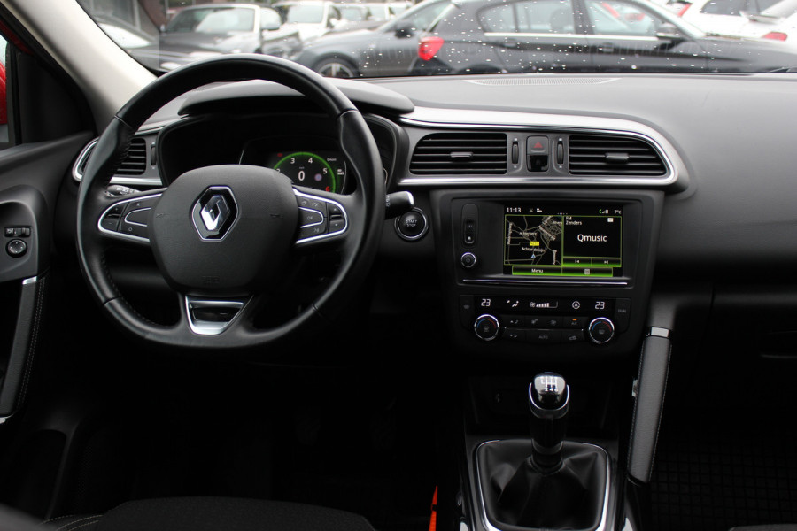 Renault Kadjar 1.2 TCe Intens / Trekhaak / Navigatie / Parkeerhulp V+A / Cruise Control / DAB / Keyless entry / 17'' / Stoelverwarming