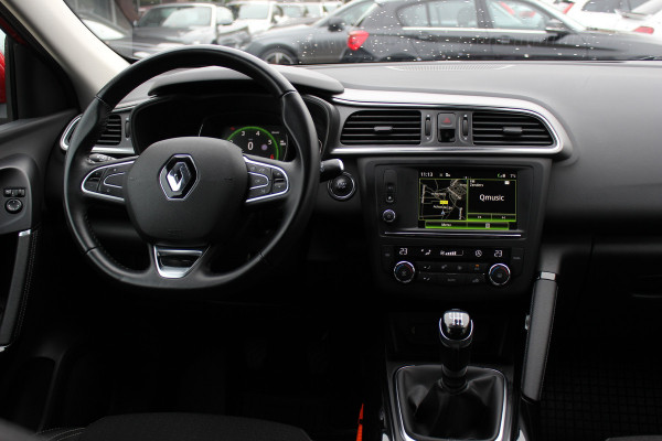 Renault Kadjar 1.2 TCe Intens / Trekhaak / Navigatie / Parkeerhulp V+A / Cruise Control / DAB / Keyless entry / 17'' / Stoelverwarming