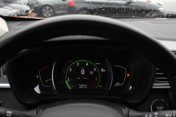 Renault Kadjar 1.2 TCe Intens / Trekhaak / Navigatie / Parkeerhulp V+A / Cruise Control / DAB / Keyless entry / 17'' / Stoelverwarming