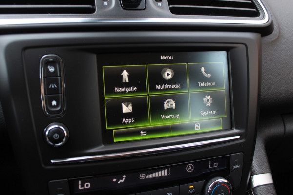 Renault Kadjar 1.2 TCe Intens / Trekhaak / Navigatie / Parkeerhulp V+A / Cruise Control / DAB / Keyless entry / 17'' / Stoelverwarming