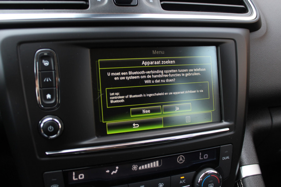 Renault Kadjar 1.2 TCe Intens / Trekhaak / Navigatie / Parkeerhulp V+A / Cruise Control / DAB / Keyless entry / 17'' / Stoelverwarming